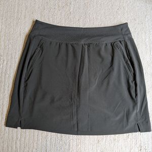 ✨LAST CHANCE✨ Athleta soho skort forest green sz 8